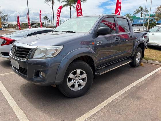 TOYOTA HILUX 2.7 SR 4X2 CD 16V FLEX 4P AUTOMÁTICO TOYOTA HILUX 2.7 SR 4X2 CD 16V FLEX 4P AUTOMÁTICO